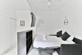 Black and White Studio - Les Lilas